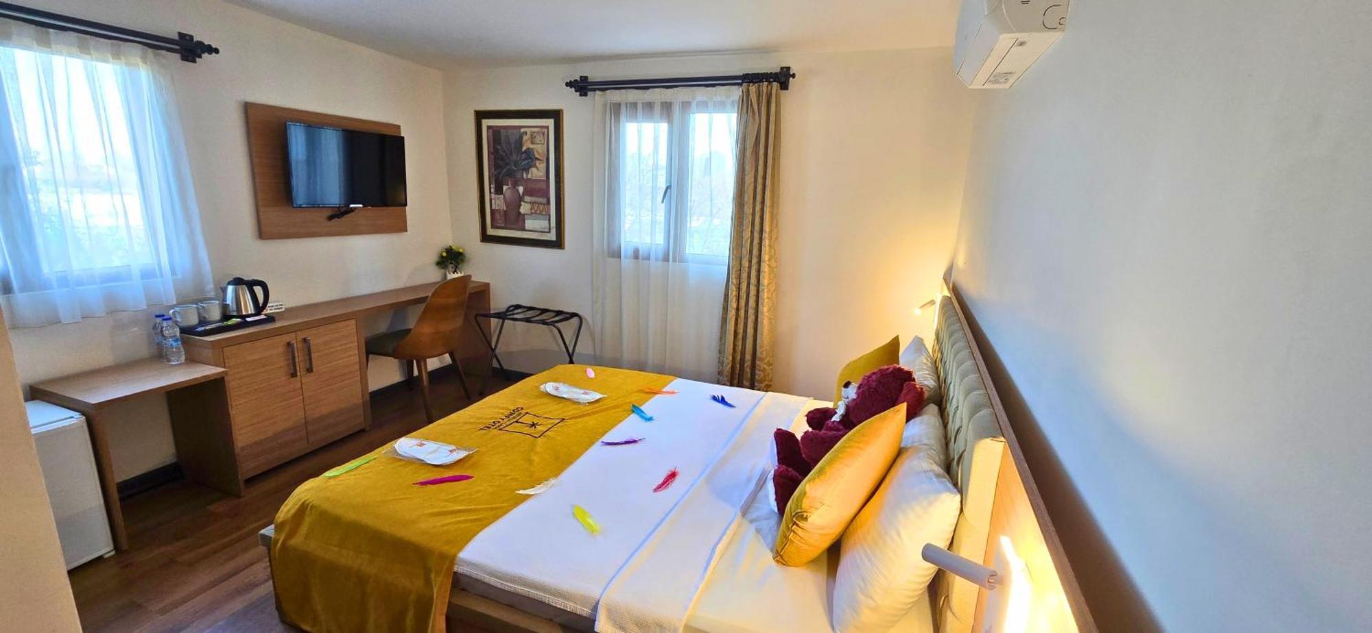 Comfy Otel Antalya Lara Exterior photo